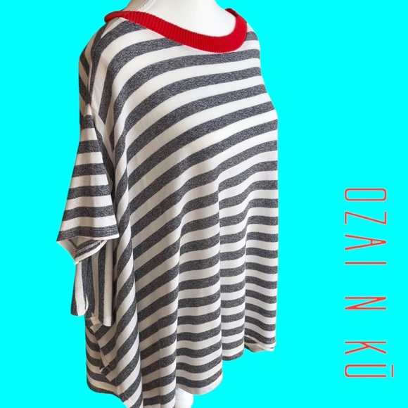 Asymmetric gray, and white top with red detail - Picture 5 of 10